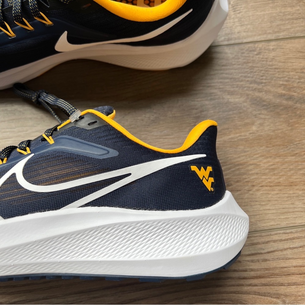 Mens Nike Air Zoom Pegasus 39 Shoes WVU West Virginia DR1979-400 - Picture 3 of 6